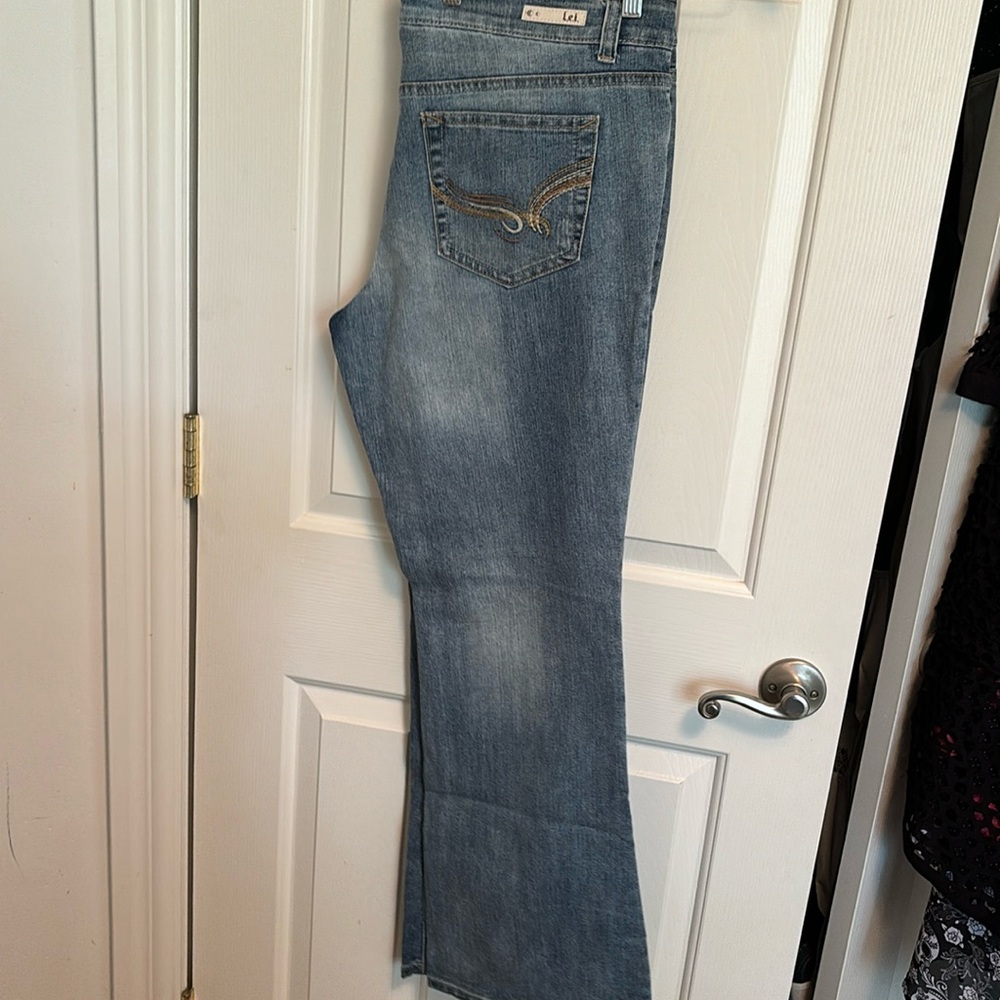 L.E.I Jeans. Sophia Hipster Flair
